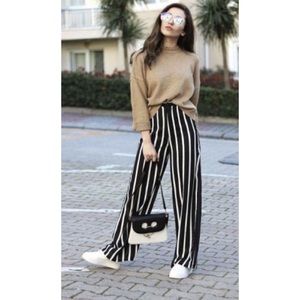 White and black pattern pants